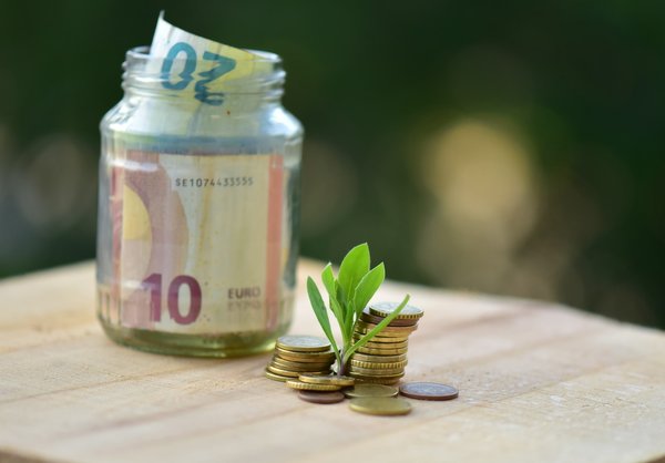 Quelles astuces pour créer un plan d'épargne pour un voyage autour du monde ?